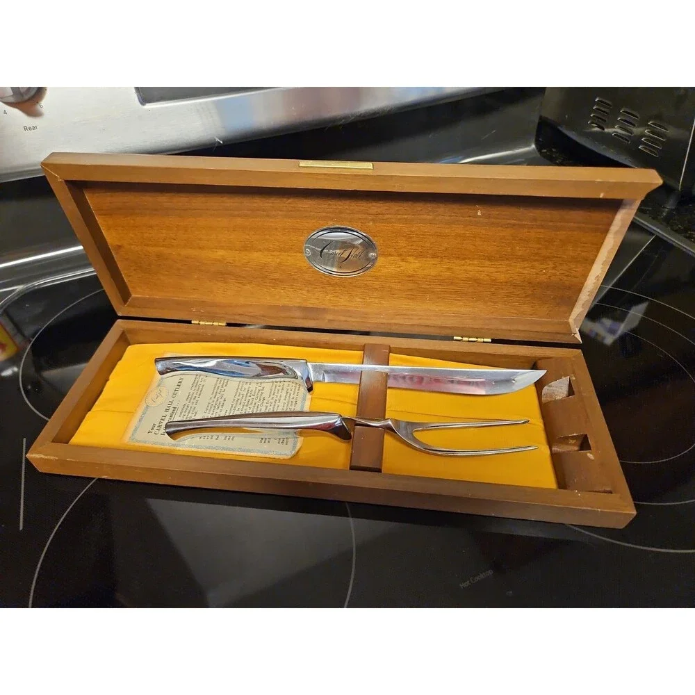 Vintage Carvel Hall Knives for Roast Carving set with Walnut case #22164 READ